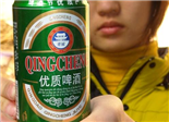 “青岛精品”冒充“青岛啤酒”山寨啤酒混进福鼎